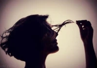 伤到极致的伤感语(分享一下那些令你感动到落泪的诗句吧)