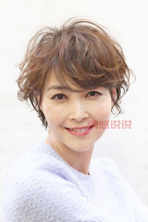 40岁女人短发发型图片，展现优雅魅力！