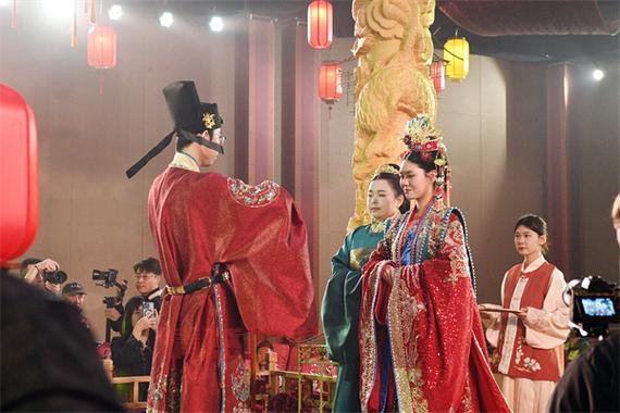 良缘夙缔，佳偶天成：书写幸福爱情的故事