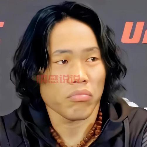 李景亮遭遇争议判罚,UFC总裁白大拿发声:裁判失误