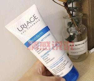 依泉舒缓洁肤啫喱200ml:温和修复清洁,适合敏感肌使用