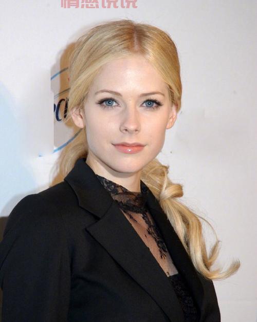 重庆艾薇儿论坛关闭了？到底咋回事呢！