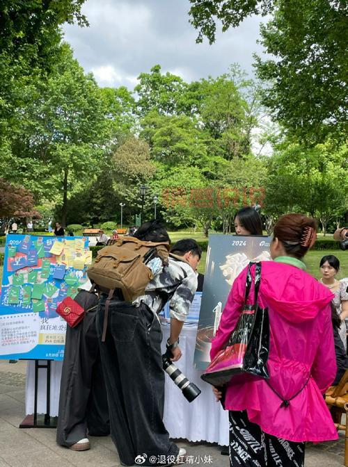 想知道上海有哪些相亲角?这份详细攻略帮你找到对的人!