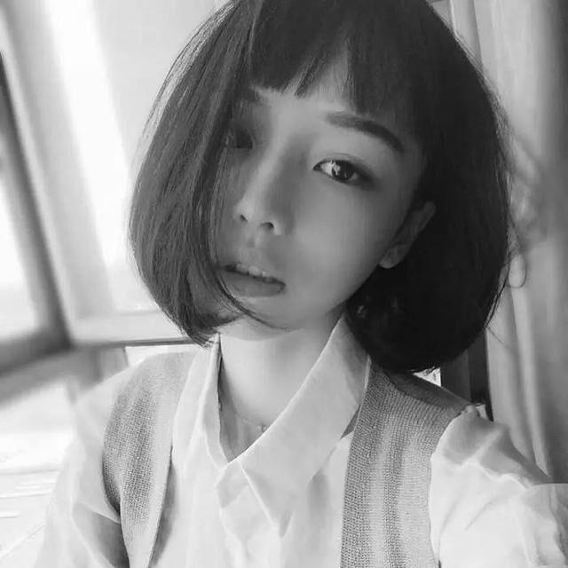 个性签名的经典句子高冷简短(写一个人矮会比较聪明的幽默句子)