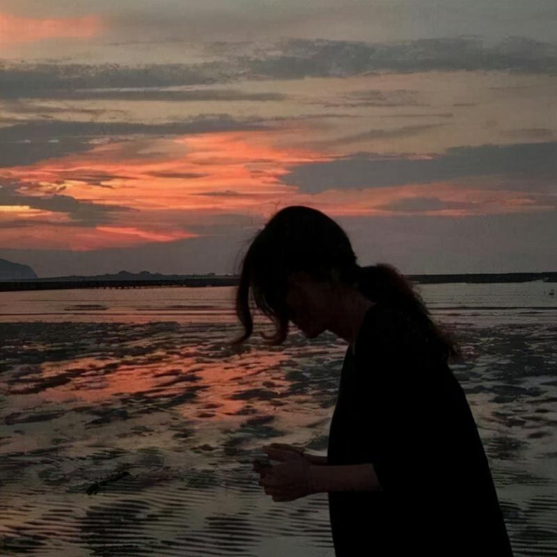 伤感文案短句(对人失望的短句文案)