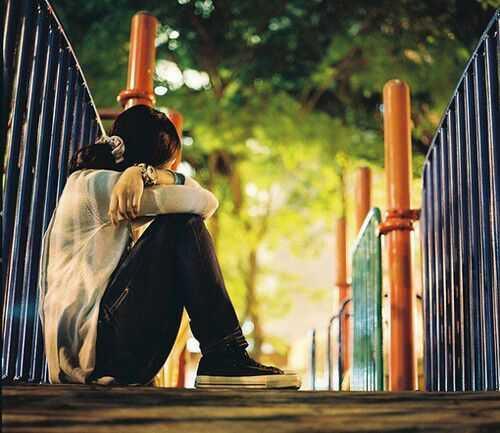 伤感头像(微信女生侧脸头像有什么意义吗)