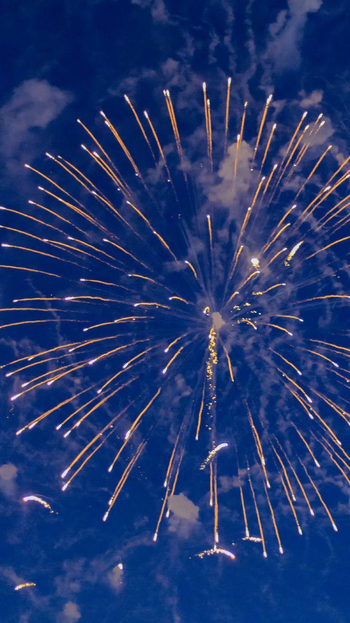 一秒泪崩的句子(有哪些自作多情的好句子)