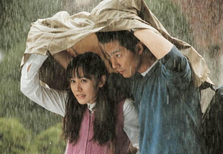 爱情文案短句唯美(一颗心一个你一生一世我爱你的唯美句子)