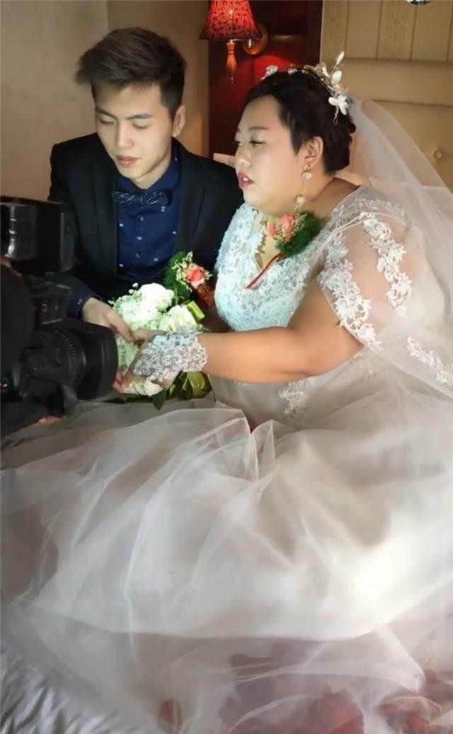 爱情说说适合发朋友圈200字(200平的小别墅值得买吗)