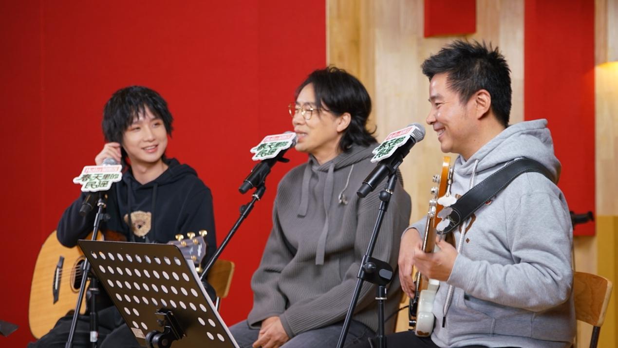 陌陌签名女生简单气质(内蒙古两名女大学被非法囚禁送到沈阳当陪酒小姐)