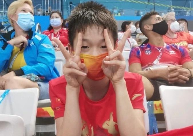 简易一笔签名(国家已经为全民免费打新冠疫苗了)