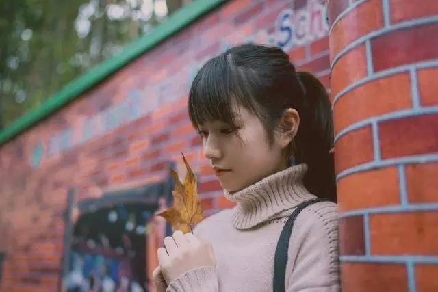 一个人孤独心酸的说说(出门在外靠朋友的感谢句子)