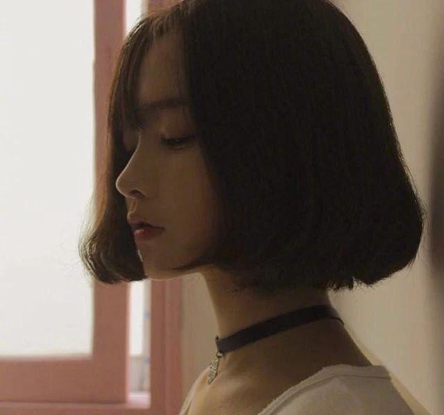 个性签名的经典句子女生(在农村看到不少女人喜欢在脚上系一根红绳)