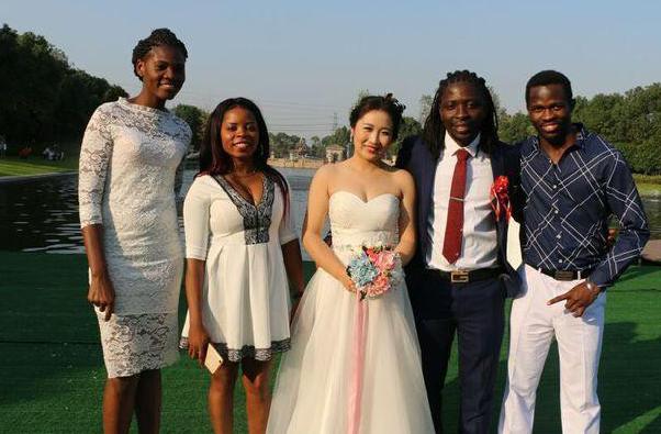 最打动人的爱情短句(追一个女孩很久了)