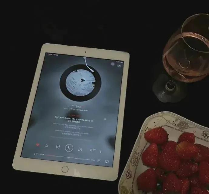 搞笑emo语录文案(女生在朋友圈发emo什么意思)